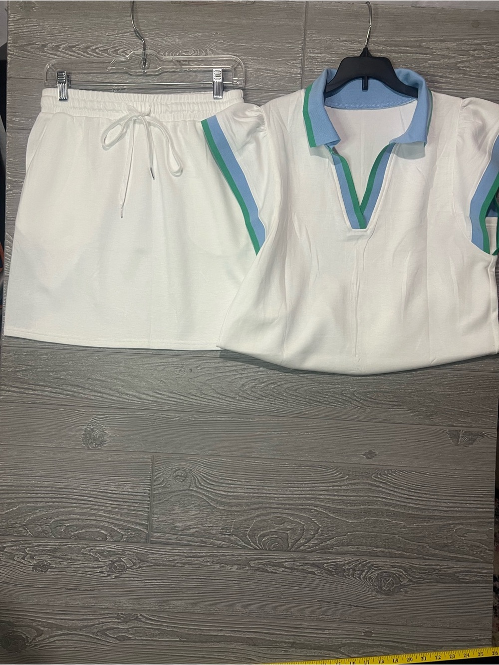 White womens sz large Athletic Skirt with Drawstring